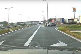 Niebezpieczna sytuacja na drodze ekspresowej S5 w Białych Błotach (woj. kujawsko-pomorskie)