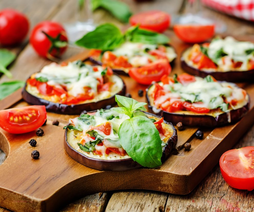 Chroni przed zaparciami i pomaga usuwać toksyny. Znajdziesz go w tych produktach