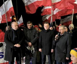 Manifestacja pod więzieniem, w którym przebywa Maciej Wąsik