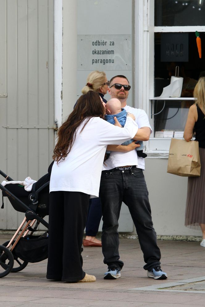 Marcin Hakiel z Dominiką i synkiem Romeo w Sopocie