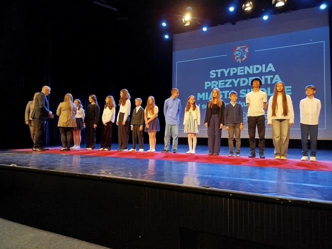 Blisko 700 najzdolniejszych siedleckich uczniów z nagrodami za dokonania w nauce!