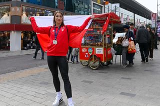 Spacerowaliśmy z Ewą Swobodą po Stambule. Zabrała ze sobą medal, szukała pamiątek [ZDJĘCIA, WIDEO]