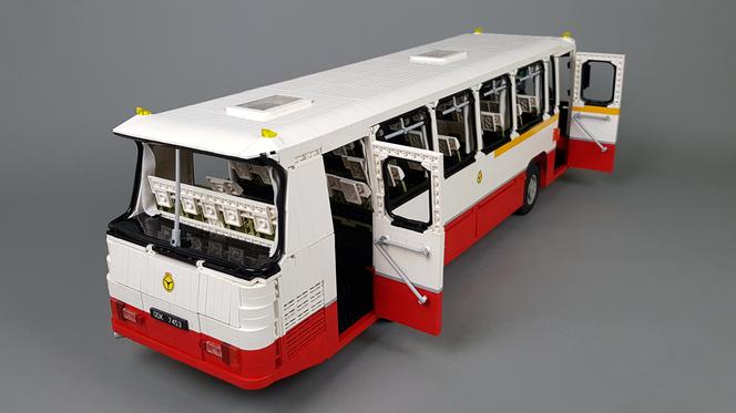 Model Autosanu z klocków LEGO