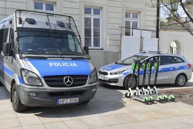 Niezależny prezydent II RP. Tajemnicza manifestacja na Krakowskim Przedmieściu