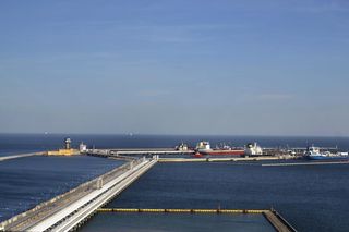 Naftoport będzie rozbudowany. Podpisano umowę z wykonawcą. Zawinie tu więcej największych tankowców świata