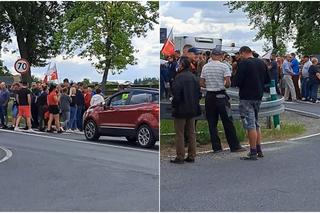 Lubelskie: Plantatorzy i sadownicy blokują drogę krajową. Protestują przeciwko niskim cenom owoców 