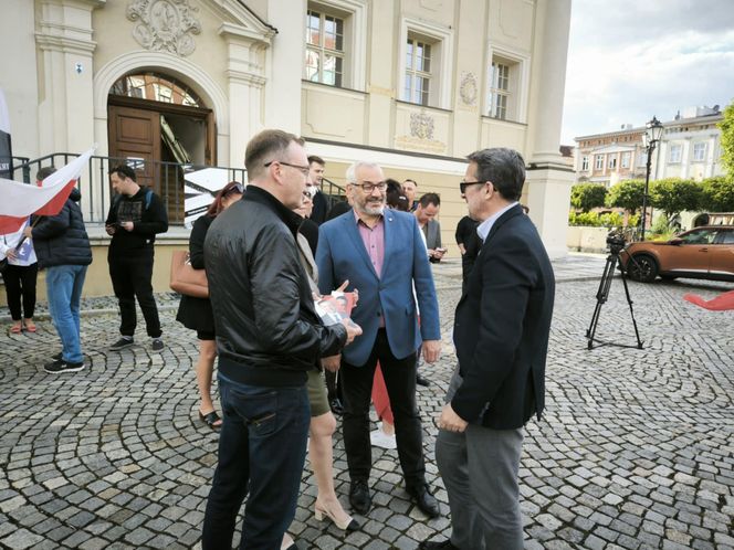 Wiec zwolenników Rafała Trzaskowskiego w Lesznie 