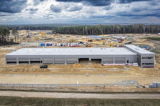 Budowa nowej bazy służb utrzymania lotniska w Pyrzowicach 