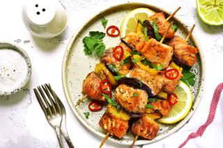 Szaszłyki z ryby i warzyw: danie z grilla dla wegetarian