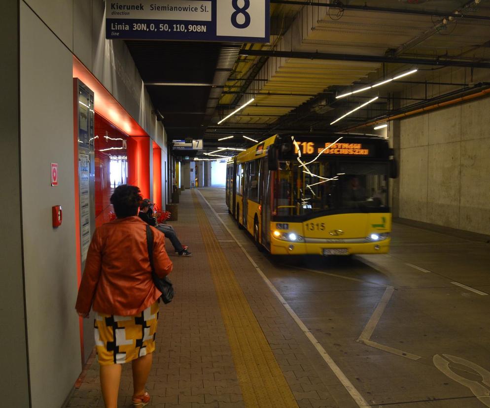 Na podziemnym dworcu autobusowym w Katowicach wybuchł pożar