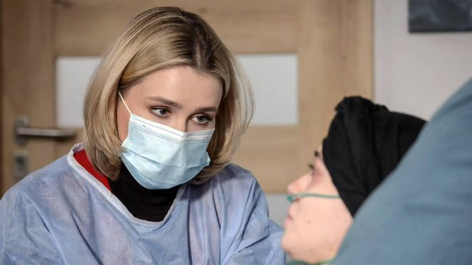 Pierwsza miłość odc. 4059. Angelika (Patrycja Franczak), Eliza (Anna Maria Sieklucka)