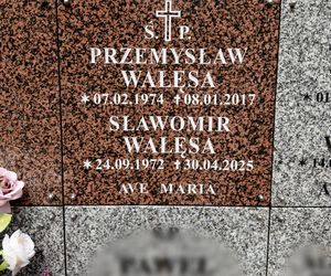 Grób synów Lecha Wałęsy, Przemysława i Sławomira