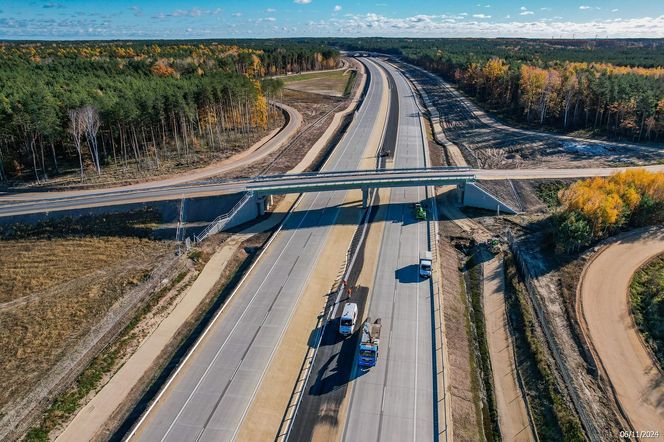 18 grudnia GDDKiA oddała  do ruchu ostatni z trzech odcinków autostrady A2 Mińsk Mazowiecki – Siedlce, pomiędzy węzłami Groszki i Siedlce Zachód