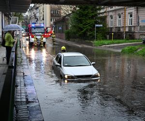 Potężne burze nad Podkarpaciem. Grad, wicher i potoki deszczu, jak w środku lata!