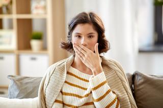 O czym świadczy brzydki zapach z ust? Na liście choroby nerek i cukrzyca