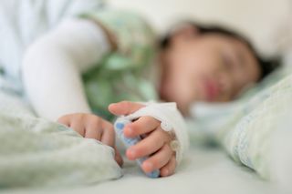 Potwierdzono pierwsze zachorowania od 30 lat. Wróciła groźna choroba zakaźna