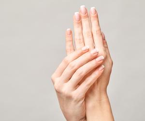 Jak pielęgnować dłonie jesienią i zimą? Rewelacyjny przepis na gładkie i nawilżone dłonie 