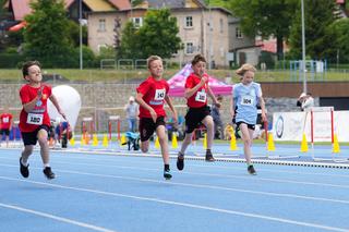 Blisko półtora tysiąca młodych zawodników rywalizowało w zawodach z cyklu „Lekkoatletyczne Nadzieje Olimpijskie”. Medale wręczali wielcy mistrzowie!