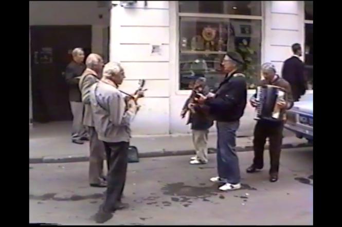 Stolica tętniła życiem, a w wielu miejscach popis dawali uliczni muzykanci
