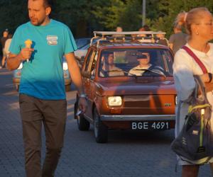 Bydgoskie Klasyki Nocą. Perełki motoryzacji znów zaparkowały obok Torbydu!