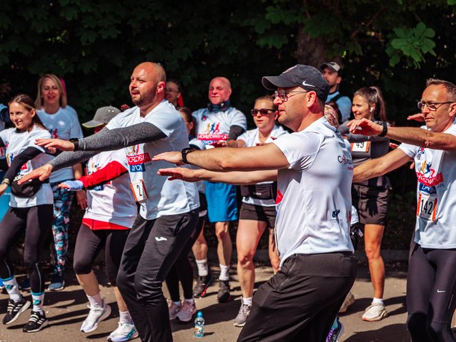Sportowe emocje w Chorzowie. 150 biegaczy wystartowało w 6. edycji Chorzowskiej Dychy