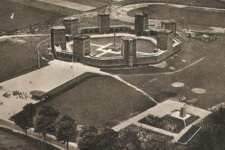 Ten obiekt na Mazurach miał przypominać krąg ze Stonehenge. Dziś pozostały po nim ruiny