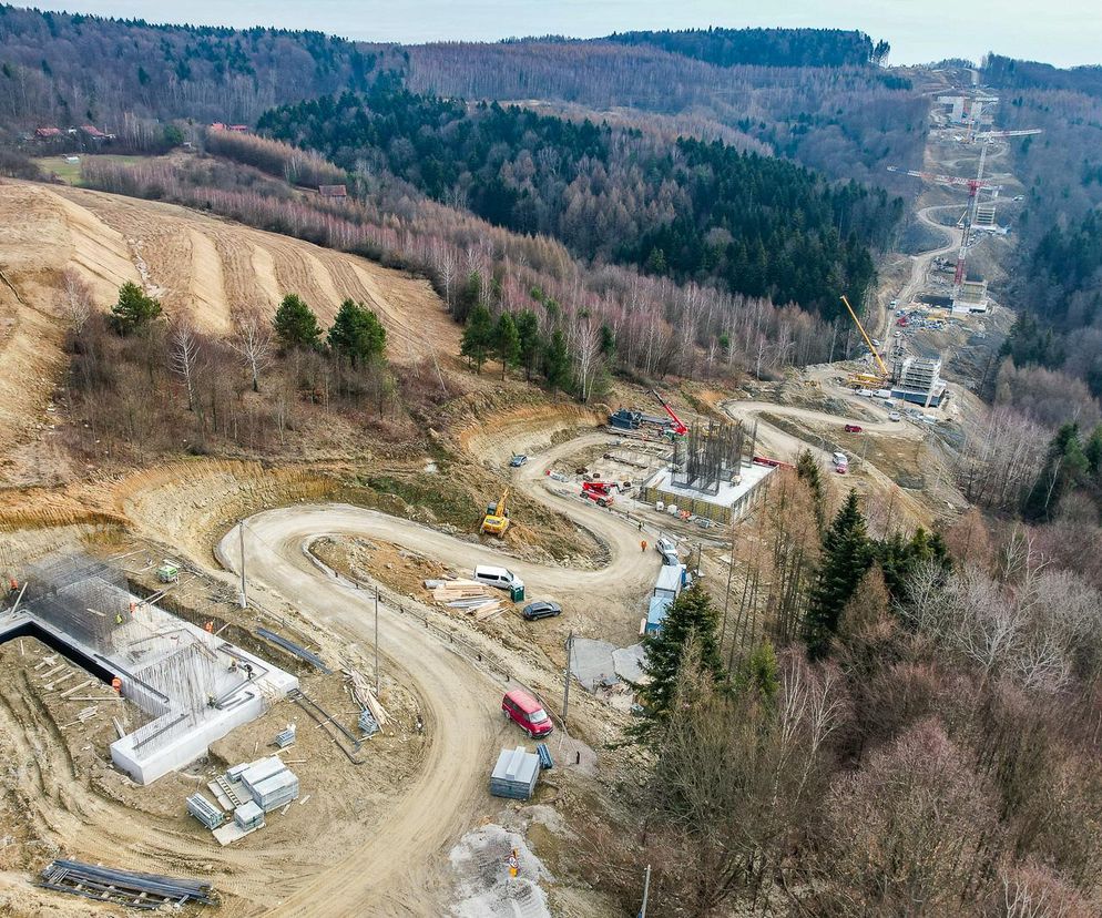 Na Podkarpaciu powstaje gigant! Samochody pojadą 80 metrów nad ziemią