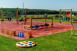 Pod Poznaniem powstał plac zabaw na wysypisku śmieci. W najbliższy weekend dzieci przywitają tam wakacje [ZDJĘCIA]