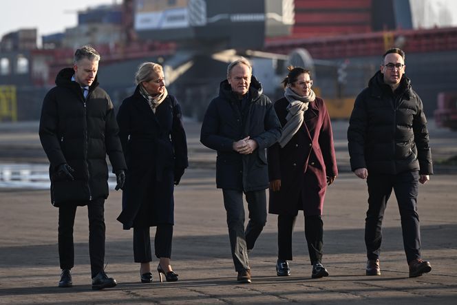 Donald Tusk i Dariusz Klimczak odwiedzili Port Gdańsk