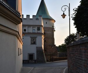 To jeden z najpiękniejszych domów w Małopolsce. Kiedyś był dworem obronnym, dziś zachwyca turystów