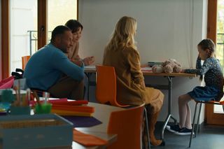 	Barwy szczęścia odc. 3037. Dominika (Karolina Chapko), Sebastian (Marek Krupski), Nikola (Jagoda Nowosielska), dziewczynka z domu dziecka