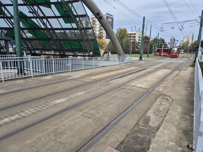 Tramwaje wróciły na Rynek w Katowicach. A to wciąż plac budowy