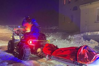 Poszli w góry i nie potrafili zejść. Goprowcy ratowali 4 osoby z okolic Śnieżki, w sieci burza 