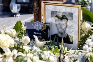 Koszulka klubowa i kij do hokeja spoczęły w grobie Natana. Gniezno żegna 18-latka