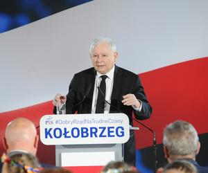 Jarosław Kaczyński i Donald Tusk jeżdżą po Polsce. UJAWNIAMY KULISY przedwyborczych spotkań