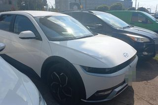 Skradziony w Hiszpanii Hyundai Ioniq 5 odnaleziony w Warszawie. Jak Kobra wytropiła auto?