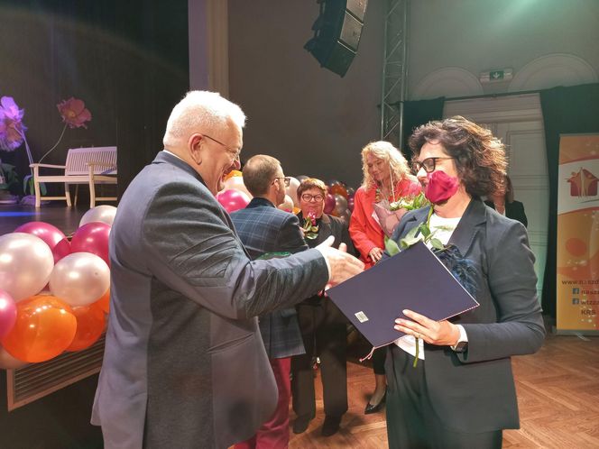 Jubileusz stowarzyszenia "Nasz Dom - Nasz Świat" i Warsztatów Terapiii Zajęciowej w Lesznie
