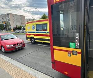 Dantejskie sceny w autobusie. Pasażer roztrzaskał głowę podczas gwałtownego hamowania. Nie żyje