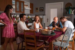 	Barwy szczęścia odc. 3109. Tolek (Marek Siudym), Asia (Anna Gzyra), Hubert (Marek Molak), Agata (Natalia Zambrzycka), Ignacy (Olaf Staszkiewicz)