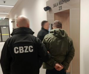 Nielegalnie sprzedawali leki o działaniu poronnym i reklamowali się w internecie