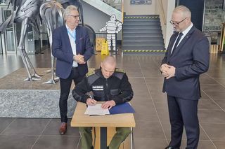 Straż graniczna na Warmii i Mazurach otrzymała nietypowy pojazd. Będzie wykorzystywany na lotnisku [ZDJĘCIA]