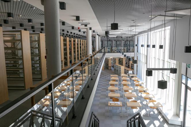 Nowa siedziba uniwersyteckiej biblioteki gotowa! Inwestycja kosztowała ponad 30 mln [ZDJĘCIA]