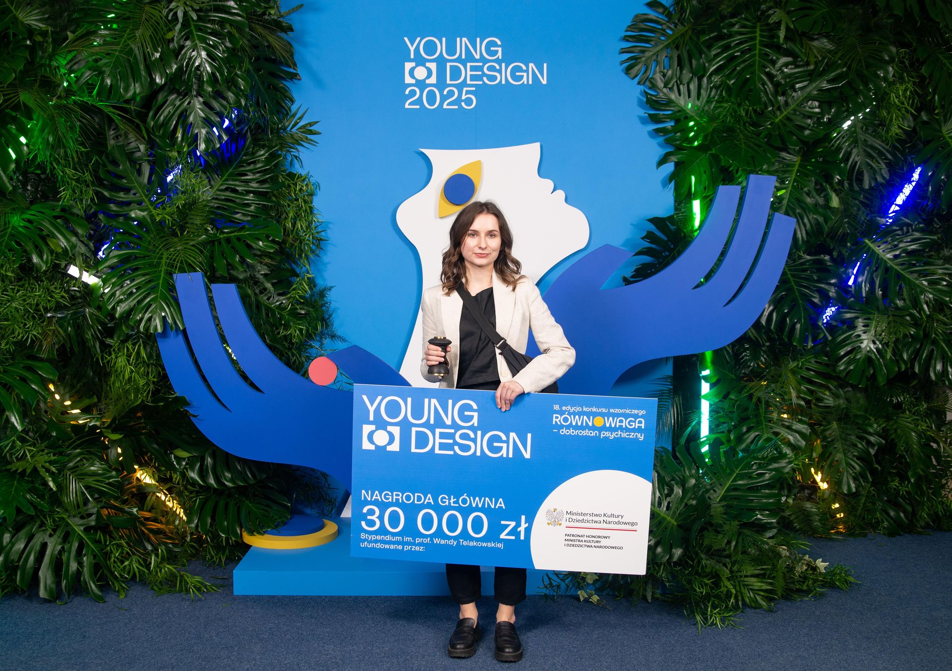 Laureatką głównej nagrody, stypendium im. prof. Wandy Telakowskiej w wysokości 30 000 zł, została Oliwia Olbińska za projekt „Zestaw wspomagający pozycjonowanie dzieci w trakcie zdjęć rentgenowskich”