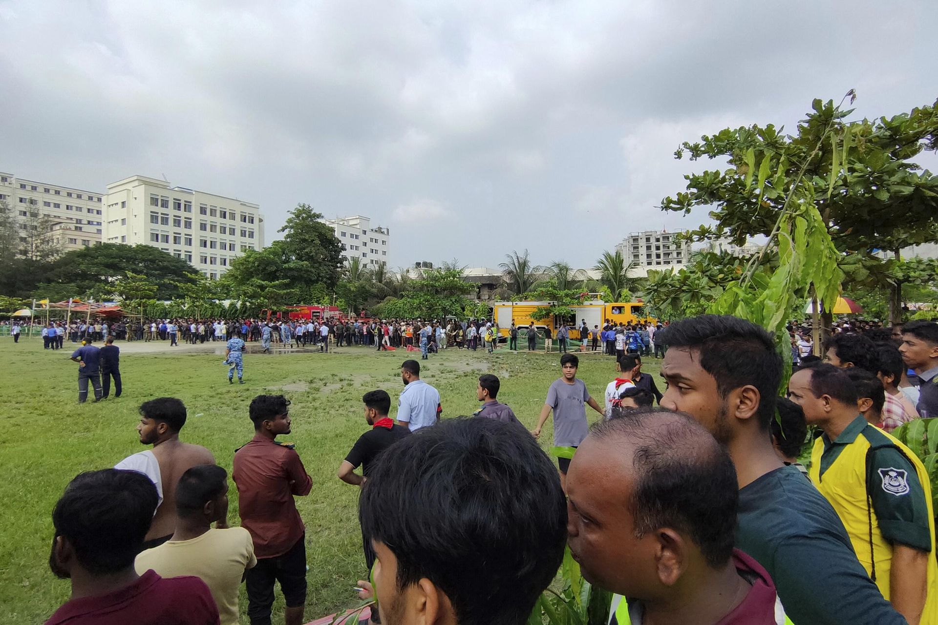 Wojskowy samolot rozbił się na terenie szkoły w Bangladeszu