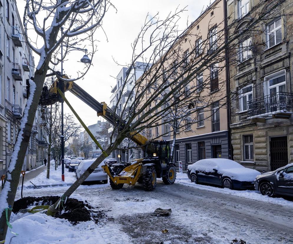 Nowy woonerf i odnowione kamienice na Mielczarskiego w Łodzi