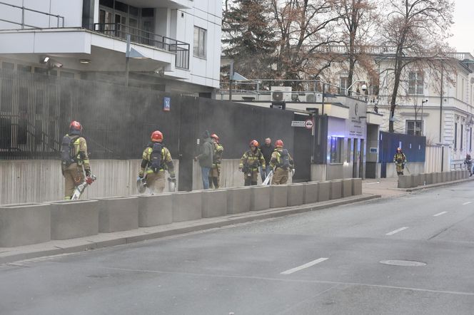 Zamknięta ulica w centrum Warszawy. Tajemnicze ćwiczenia, chodzi o ambasadę.