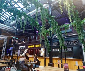 Bydgoski Gwar food hall się zazieleni. Zobaczymy nowe trendy florystyczne, dekoracyjne i scenograficzne 