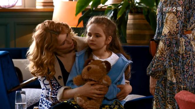 Barwy szczęścia, odc. 2106. Paulinka (Lena Jastrzębska), Iza Małek (Agnieszka Warchulska)