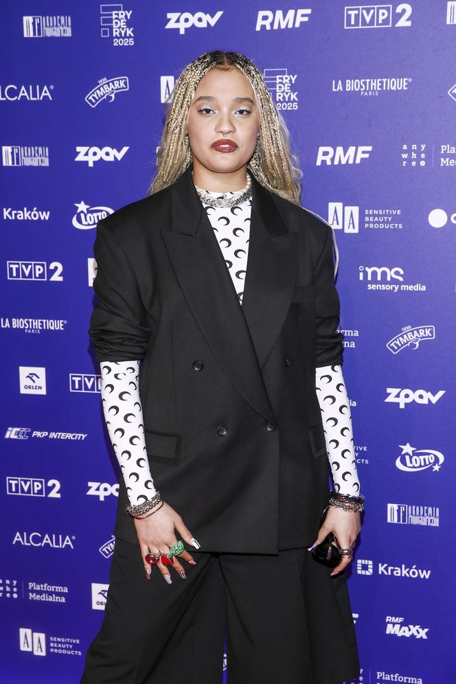 Sara James ma 17 lat i... szokuje wyglądem! Zobacz wszystkie metamorfozy