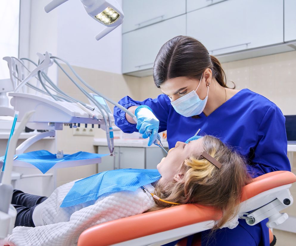 Polacy są zmuszani do leczenia zębów prywatnie. To nie wybór, lecz konieczność [LIST]